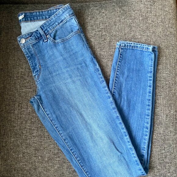 711 Skinny Levi's Jeans - Picture 2 of 5
